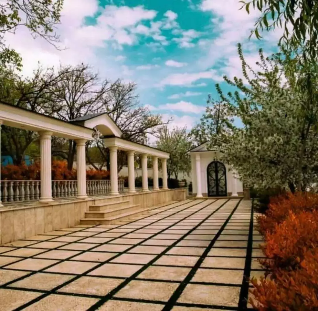 باغ عمارت صبا 