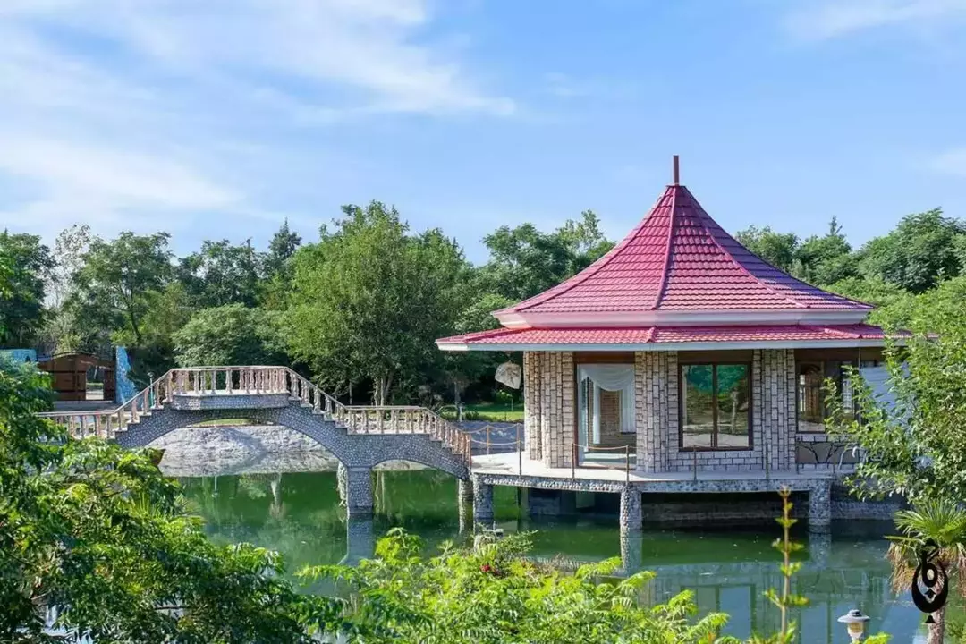 باغ عمارت کاج