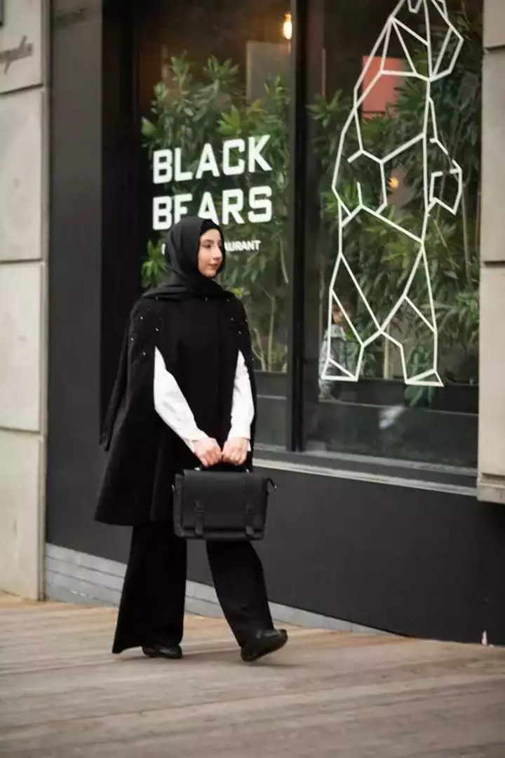 کافه بلک برز(فضای بیرونی کافه)