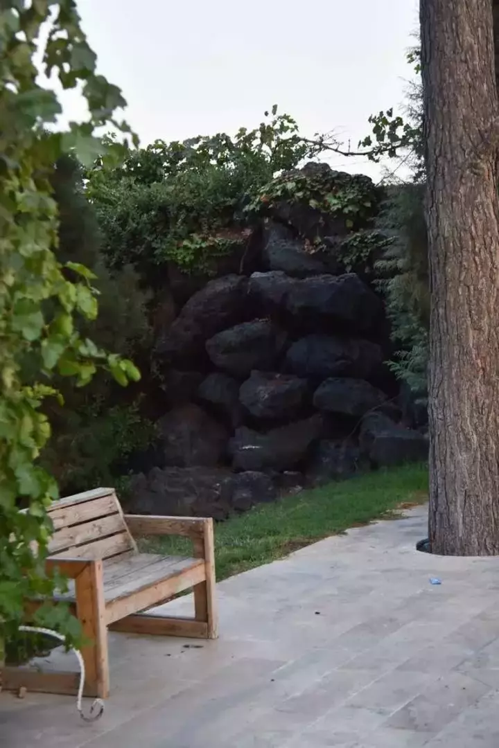 باغ عمارت بهاران 