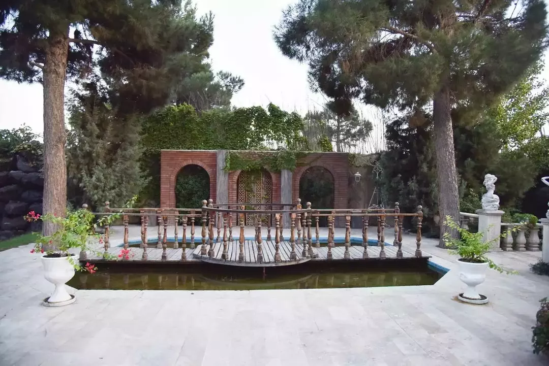 باغ عمارت بهاران 