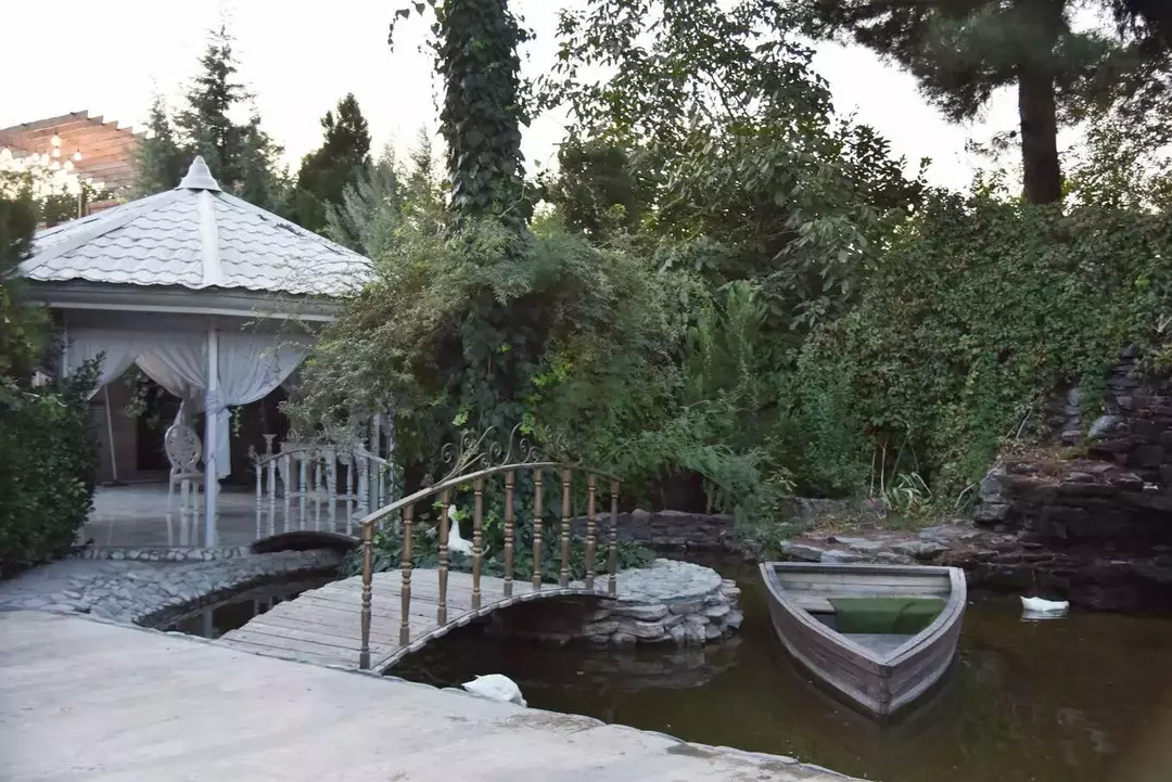 باغ عمارت بهاران 