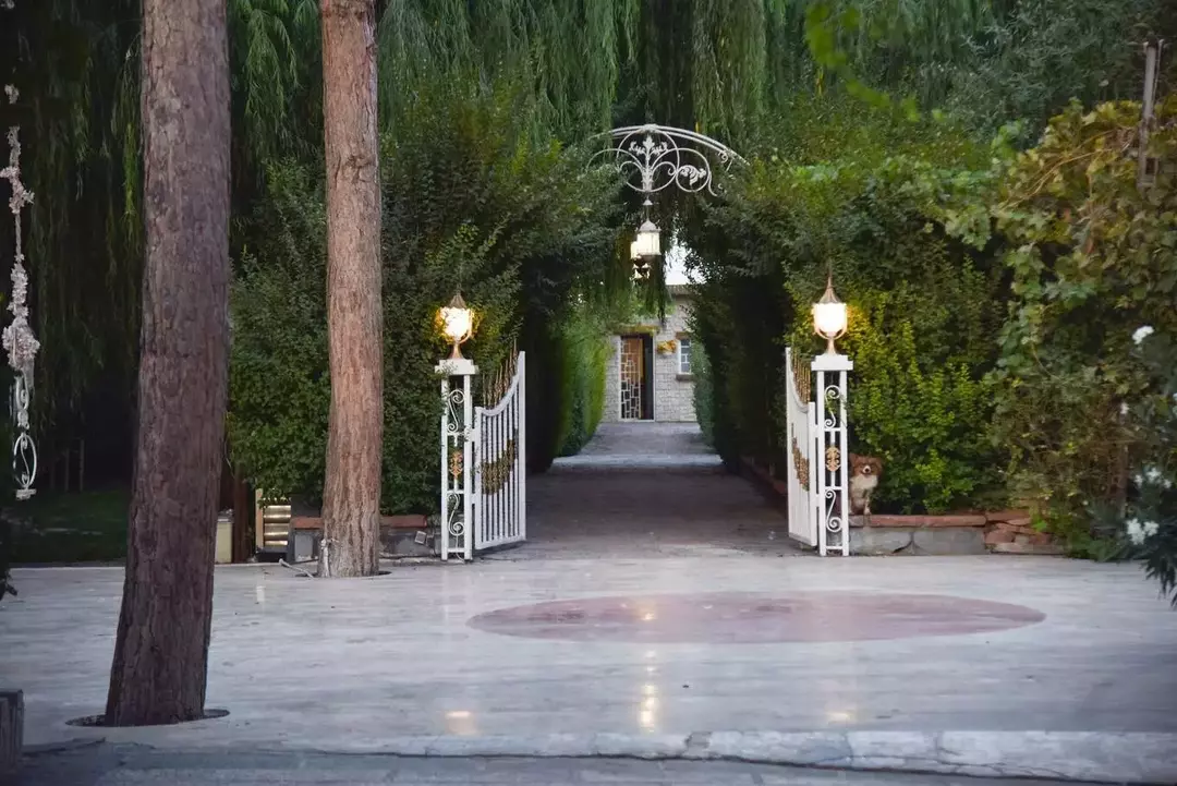 باغ عمارت بهاران 