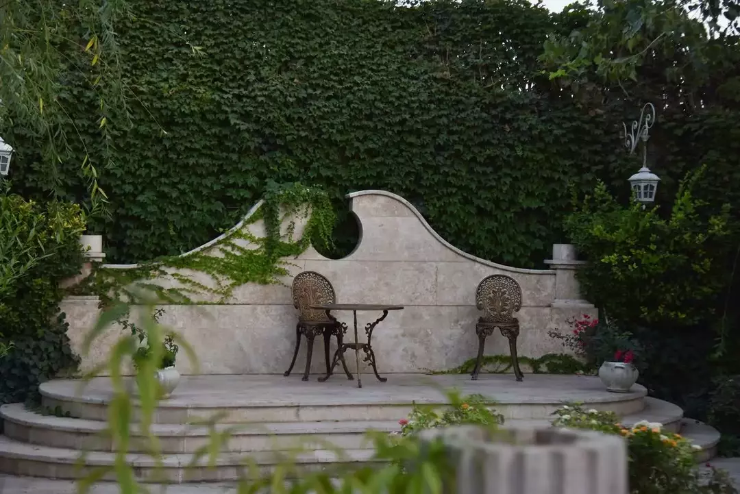 باغ عمارت بهاران 