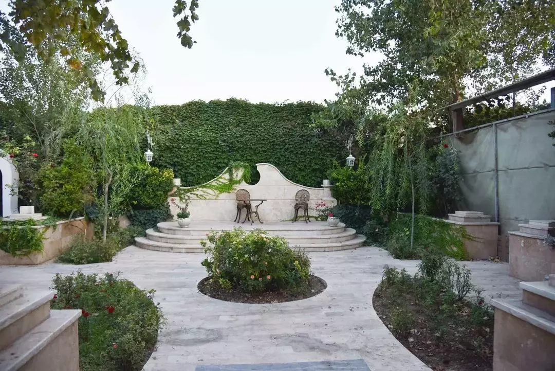 باغ عمارت بهاران 