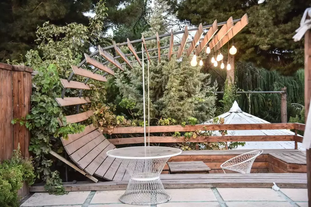 باغ عمارت بهاران 