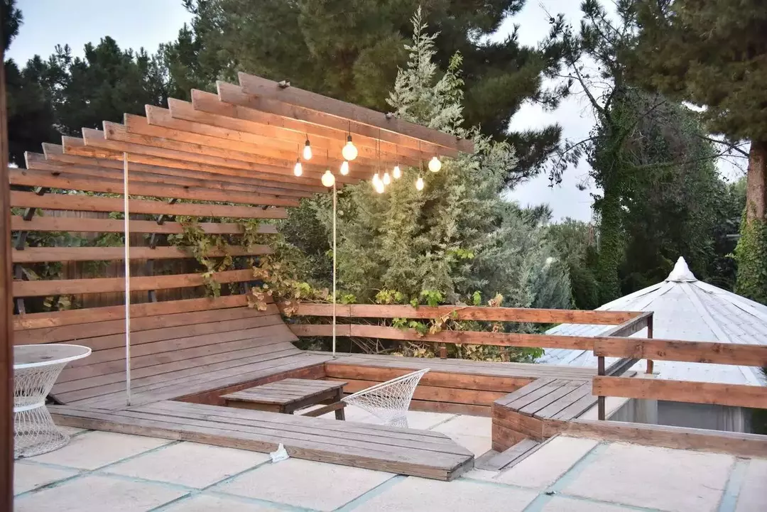 باغ عمارت بهاران 