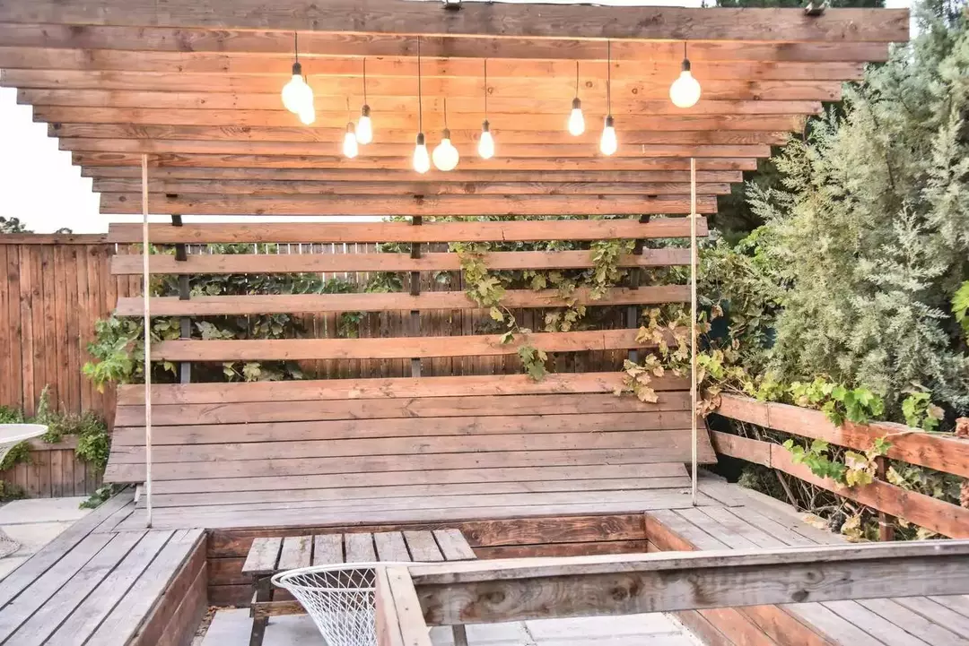 باغ عمارت بهاران 