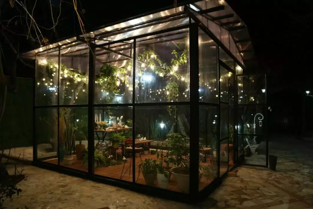 باغ عمارت پر مهر 