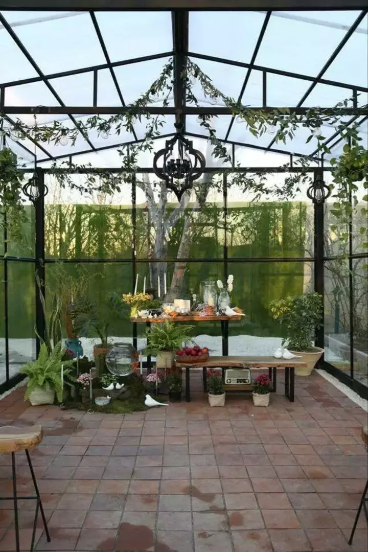 باغ عمارت پر مهر 