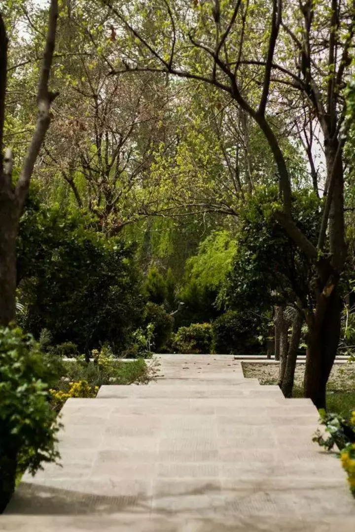 باغ عمارت صبا 