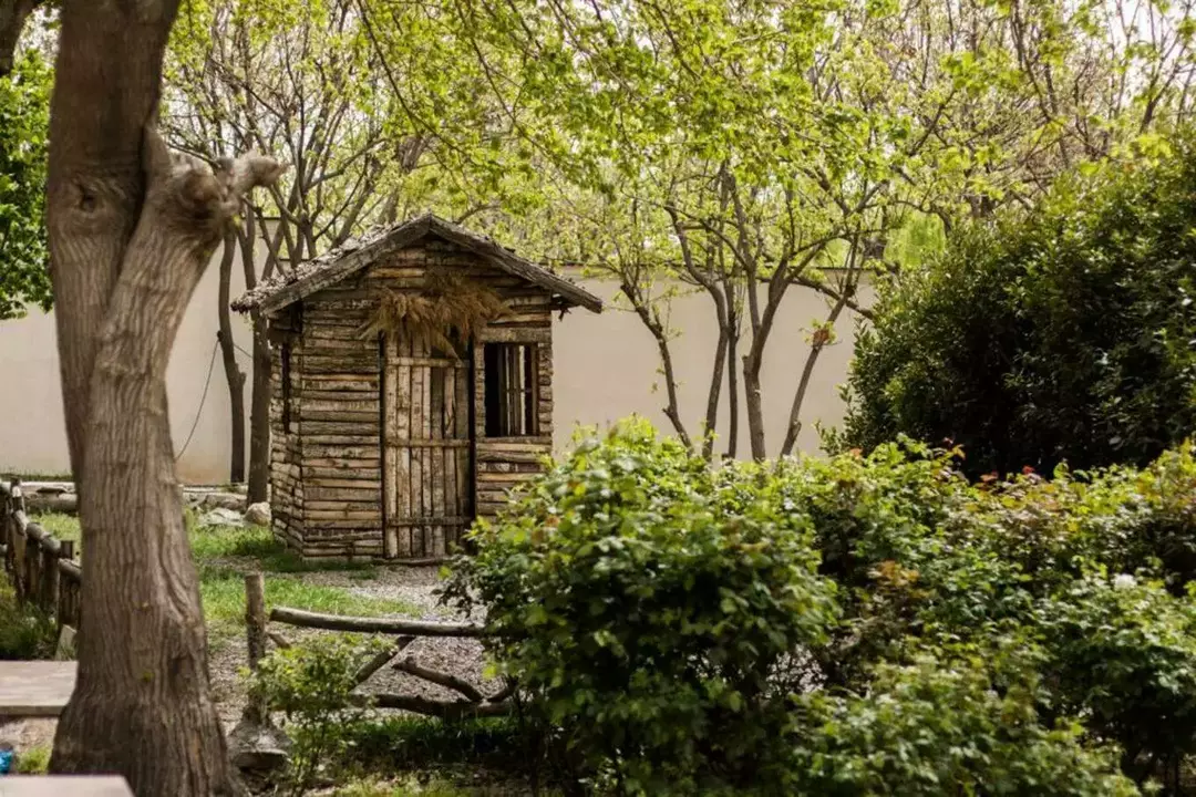 باغ عمارت صبا 