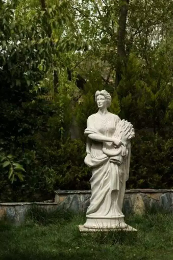 باغ عمارت صبا 