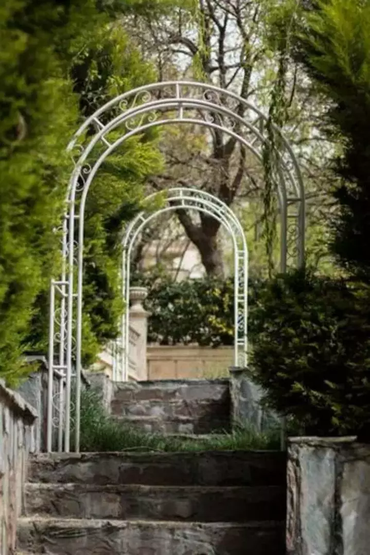 باغ عمارت صبا 