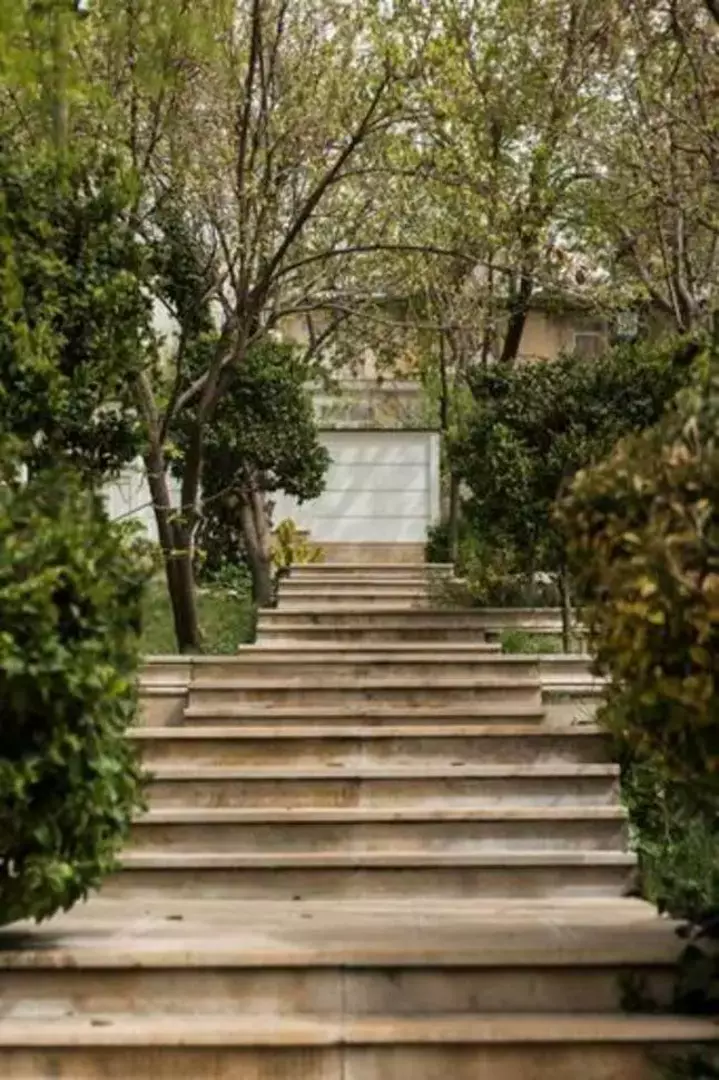 باغ عمارت صبا 