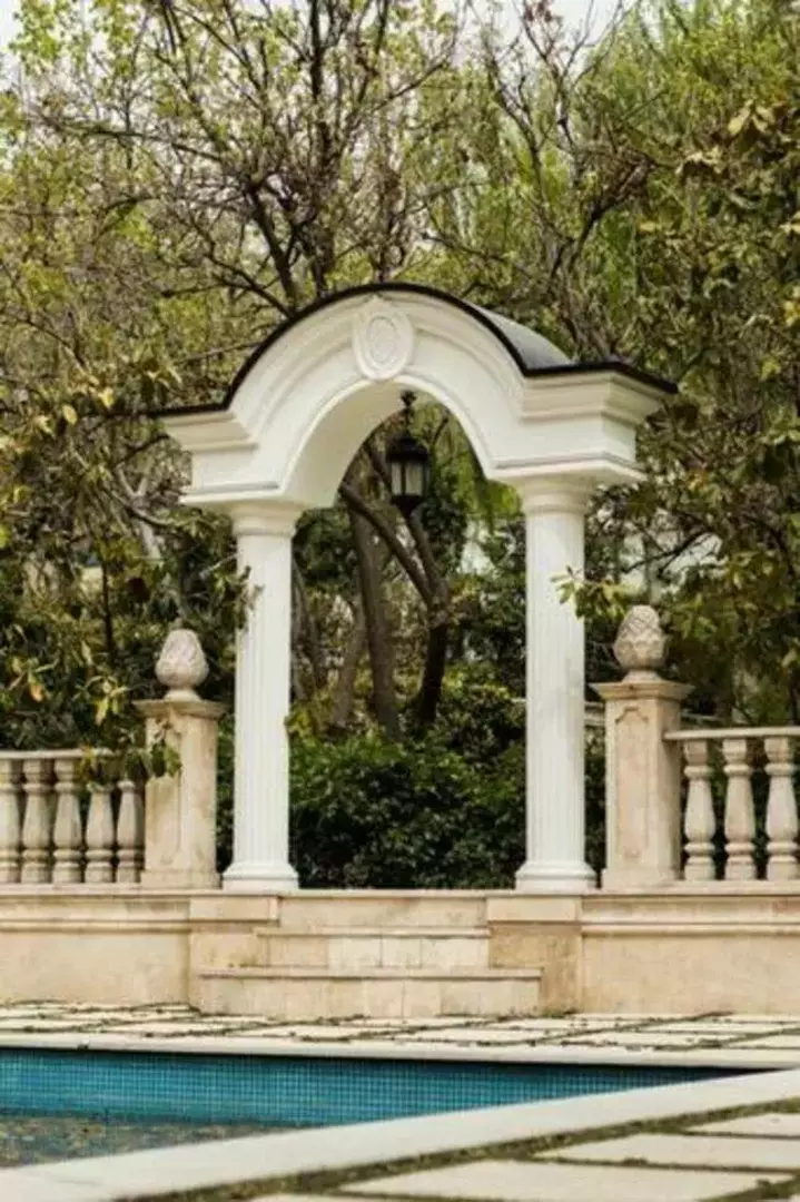 باغ عمارت صبا 