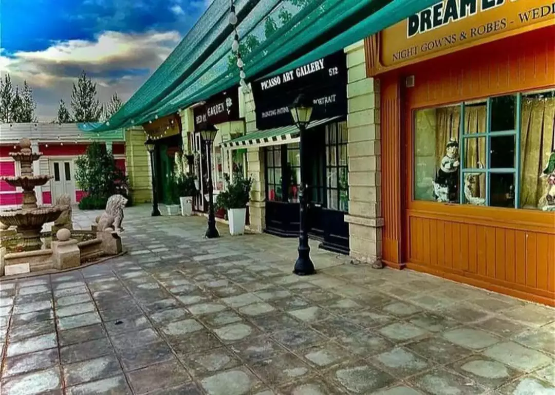 باغ عمارت قصر سفید