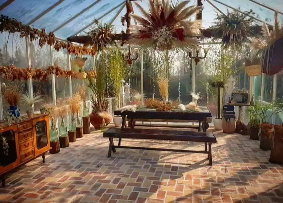 باغ عمارت قصر سفید