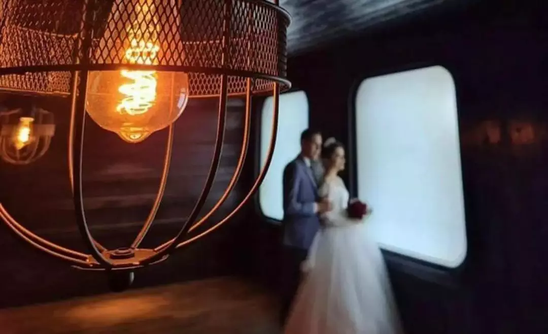 باغ عمارت قصر سفید