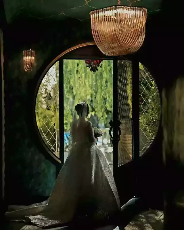 باغ عمارت آیت(عمارت + فضای باز)  10% OFF