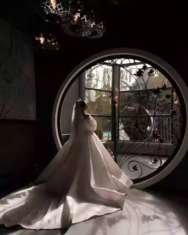 باغ عمارت آیت(عمارت + فضای باز)  10% OFF