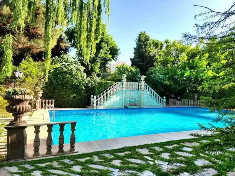 باغ عمارت آیت(عمارت + فضای باز)  10% OFF