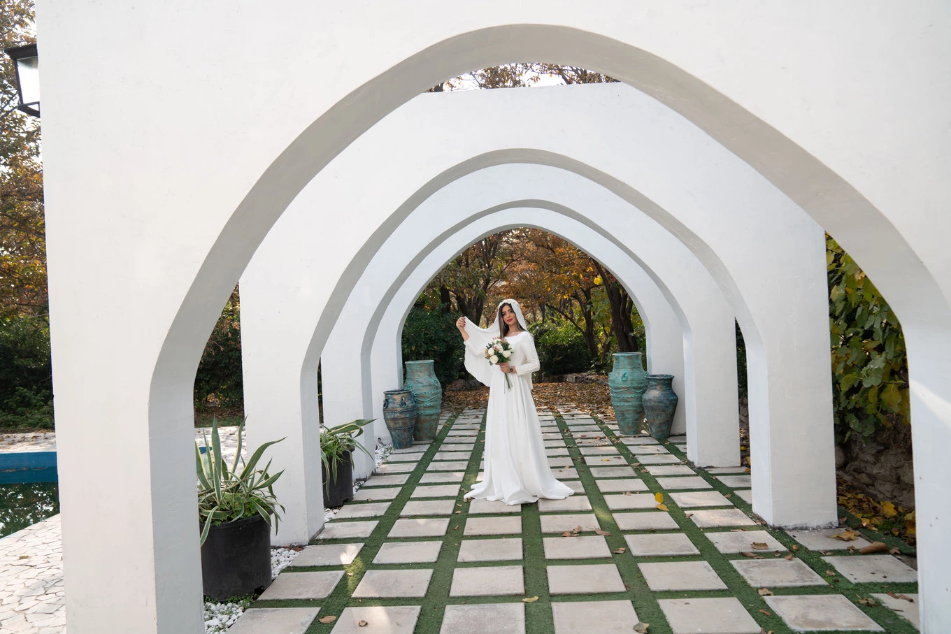 عکس باغ عمارت ویدا
