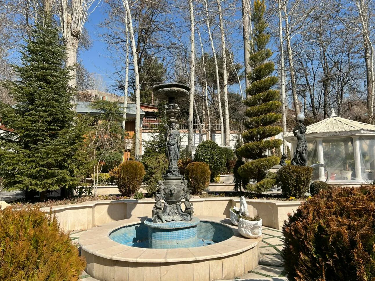 عکس باغ و عمارت کندو 