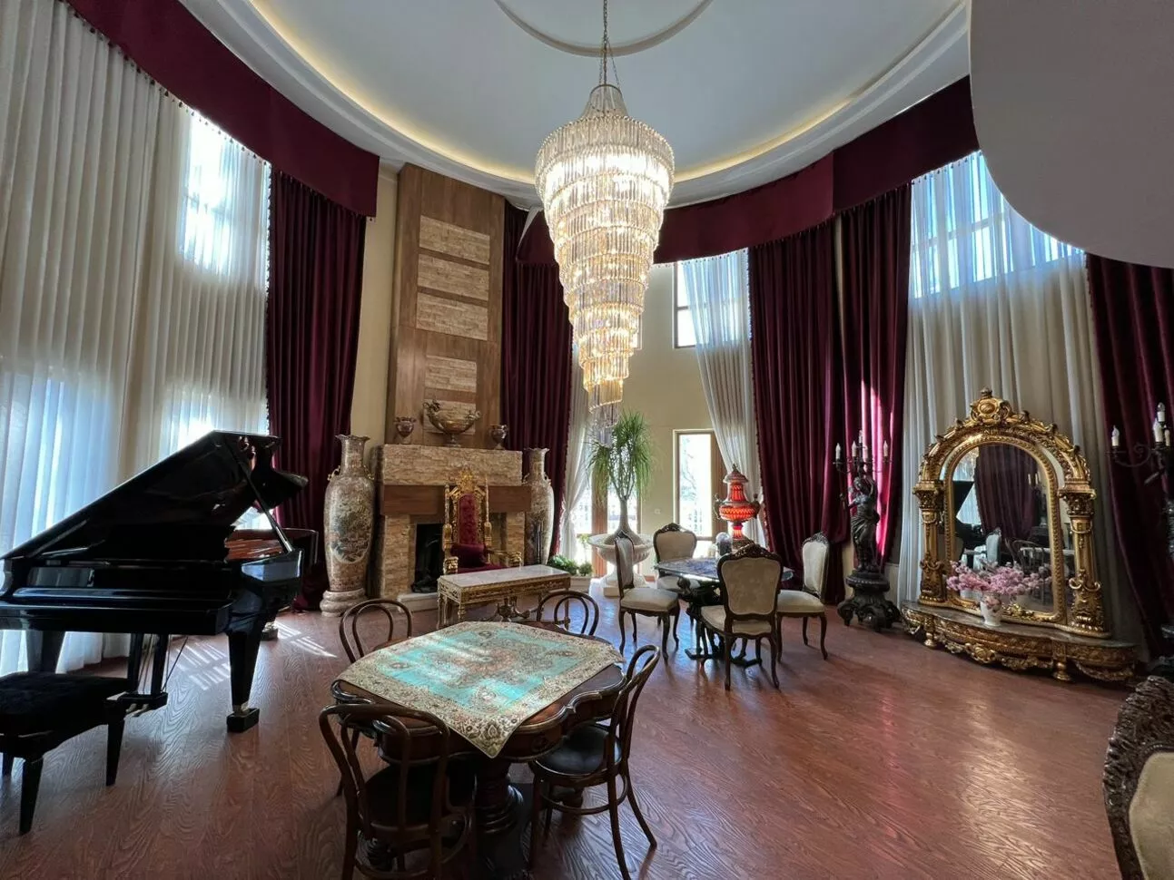 عکس باغ و عمارت کندو 