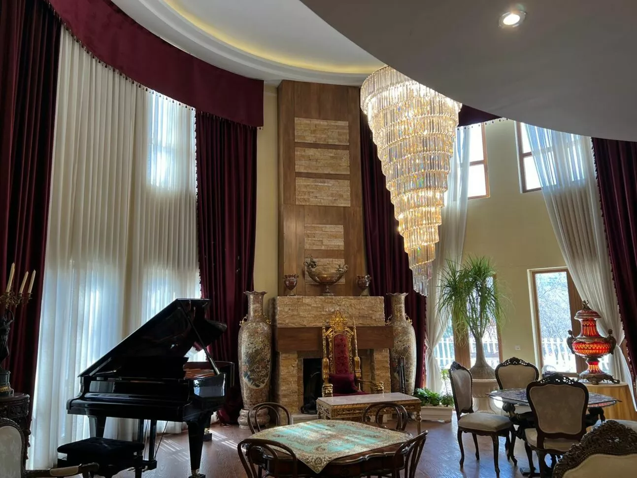 عکس باغ و عمارت کندو 