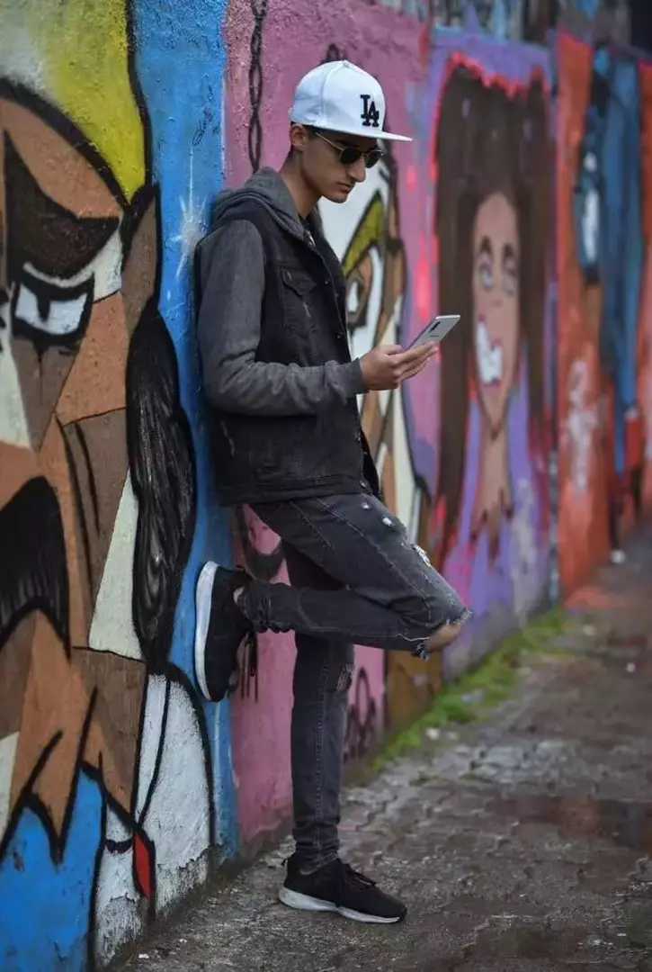 دیوار گرافیتی شهرک اکباتان