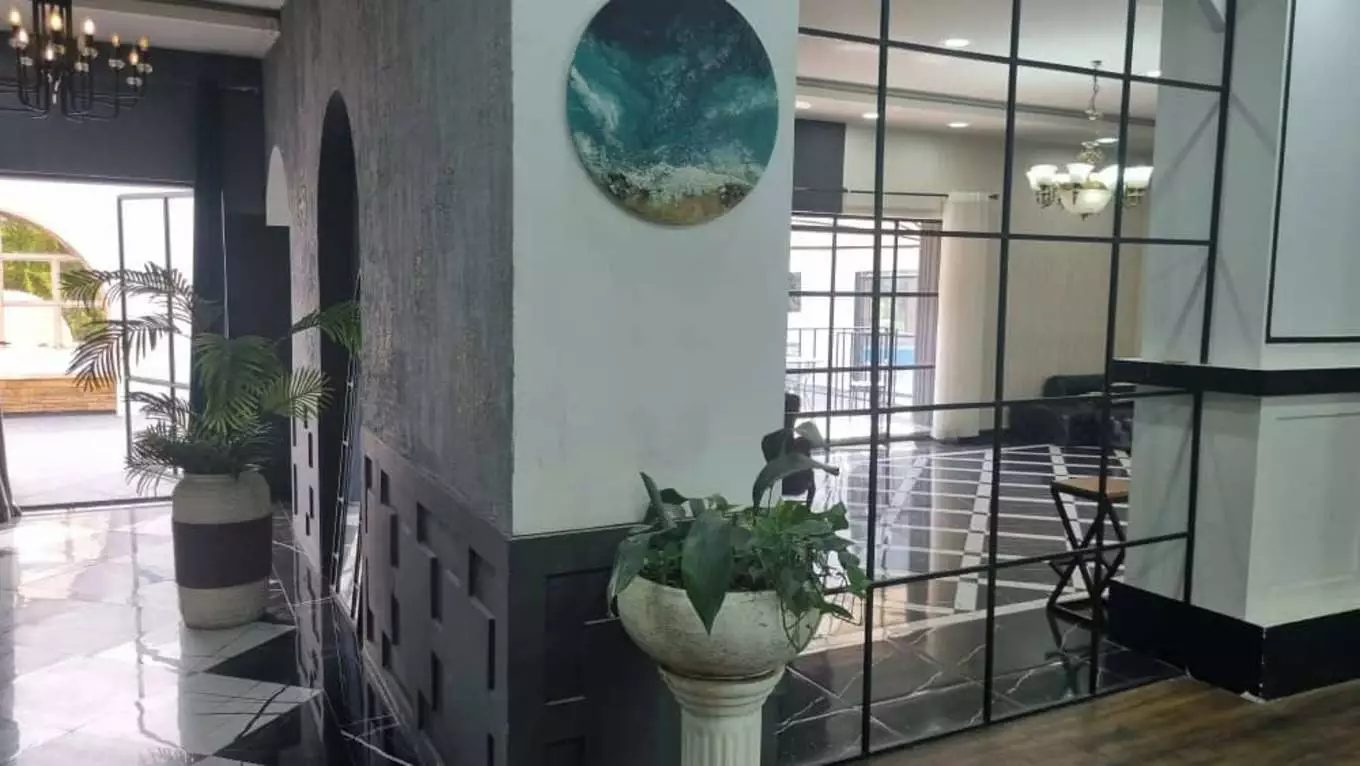 عکس استودیو ماوی