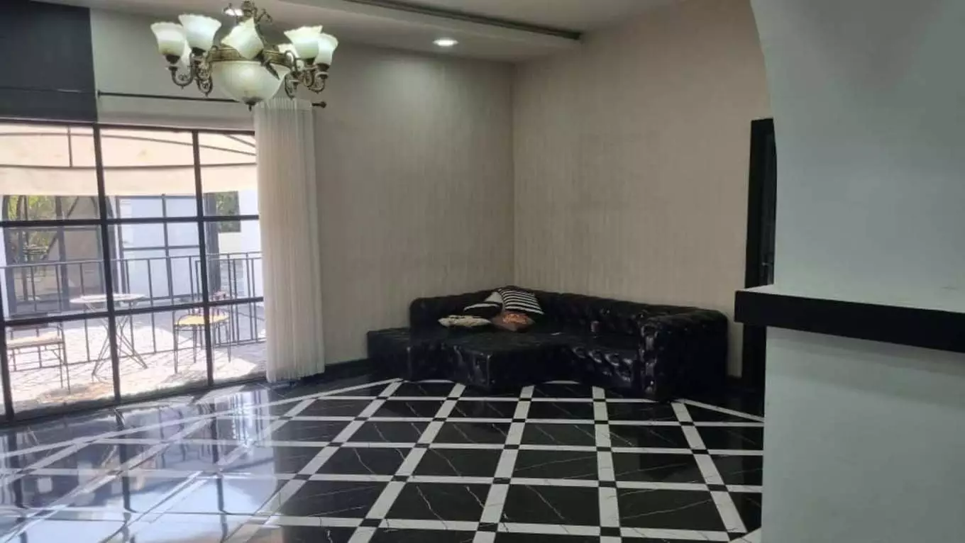 عکس استودیو ماوی