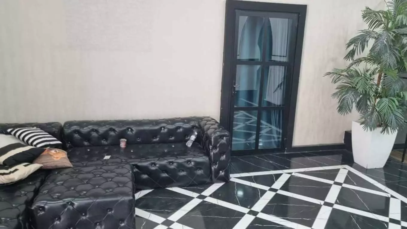 عکس استودیو ماوی