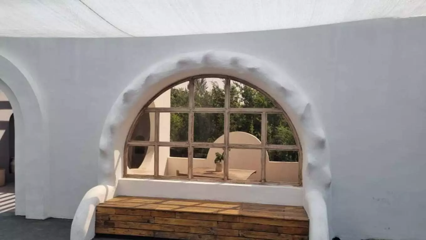 عکس استودیو ماوی