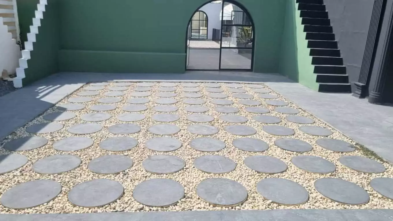 عکس استودیو ماوی