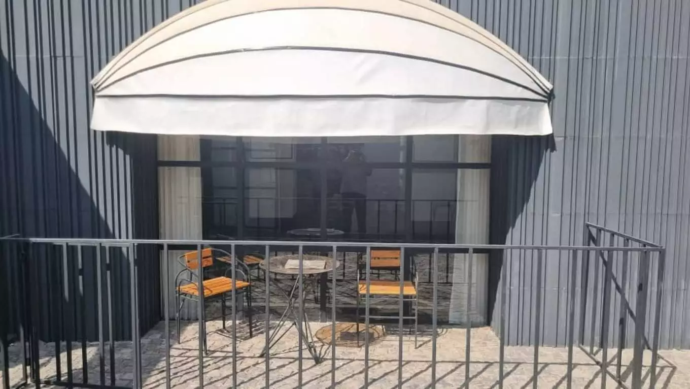 عکس استودیو ماوی