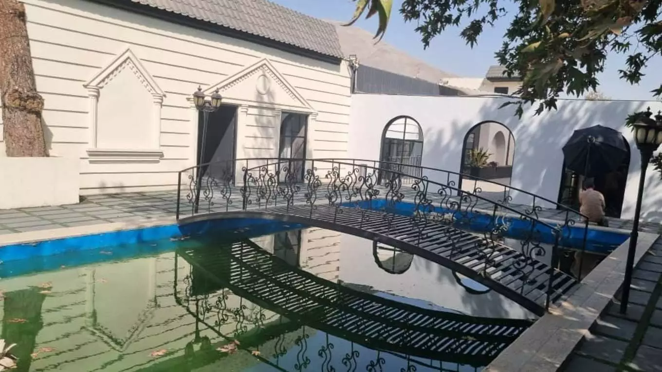 عکس استودیو ماوی