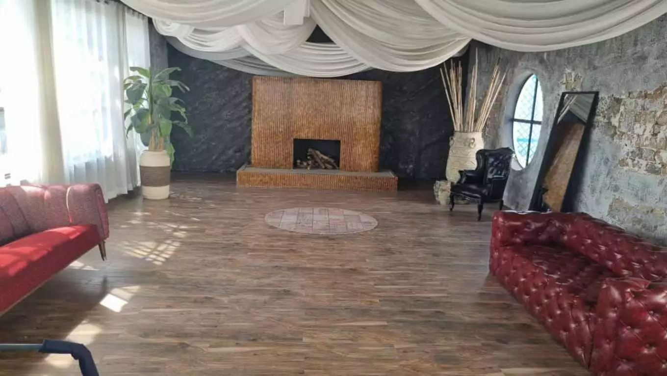 عکس استودیو ماوی