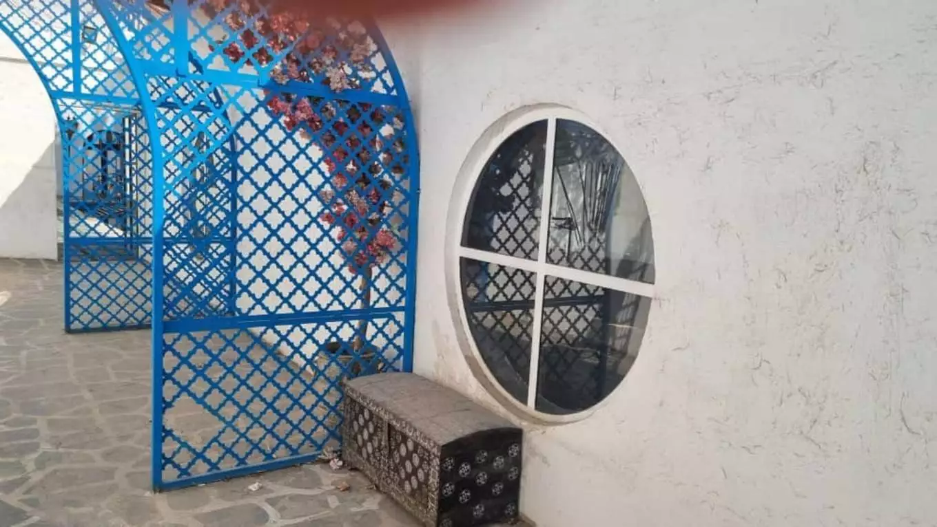 عکس استودیو ماوی