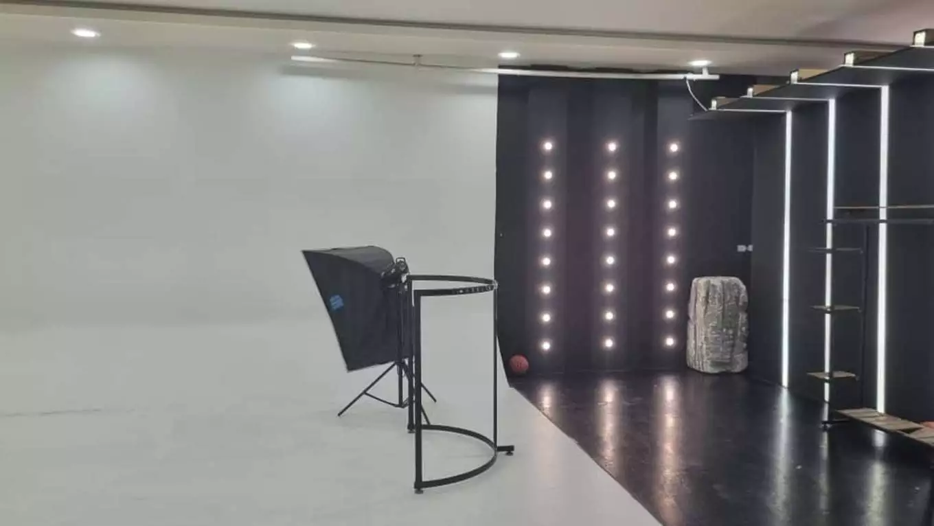 عکس استودیو ماوی