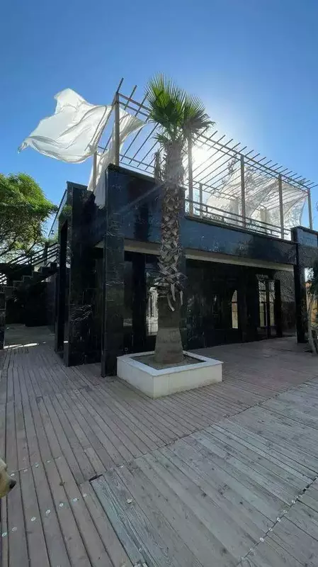 باغ عمارت قصر سفید