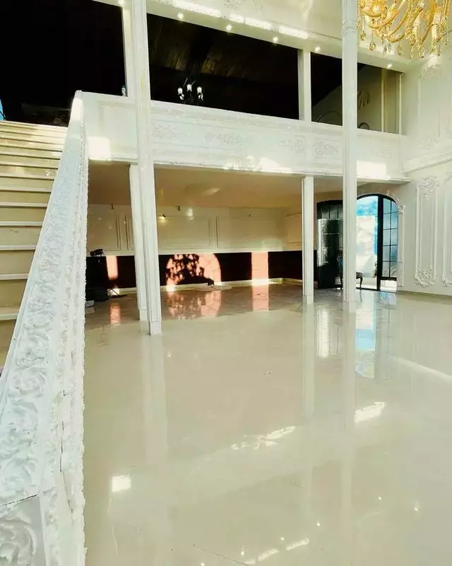 باغ عمارت قصر سفید