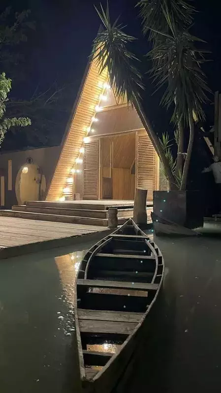 باغ عمارت قصر سفید