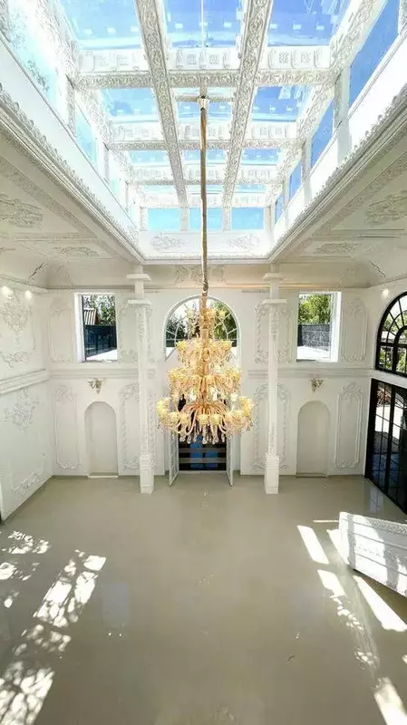 باغ عمارت قصر سفید