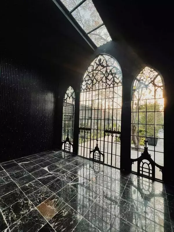 باغ عمارت قصر سفید