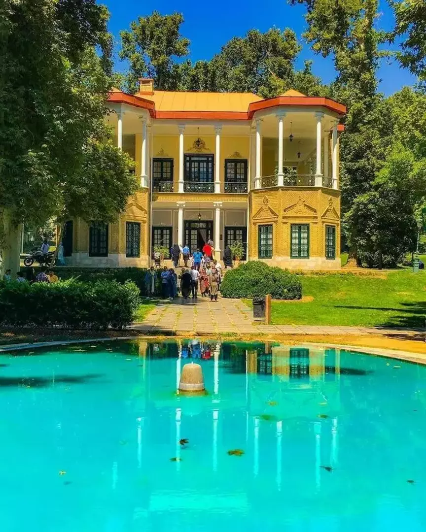 کاخ نیاوران