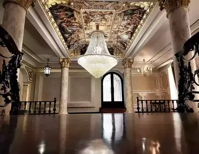 عمارت و خونه باغ