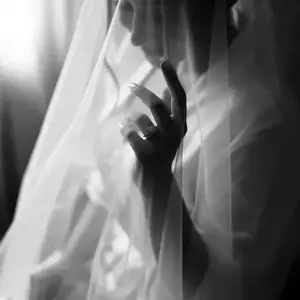 عکس عروس سیاه و سفید با تور