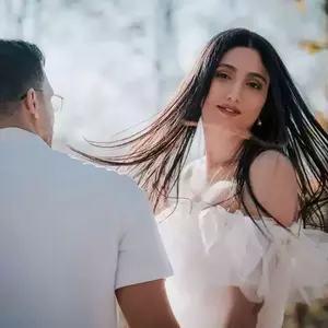 عکاسی فرمالیته در فضای باز و با لباس سفید